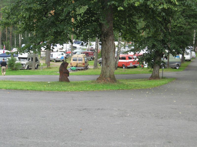 600x450 pixels (125K)